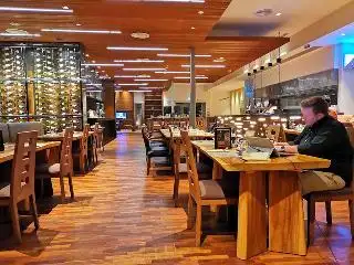 261 Bar & Restaurant