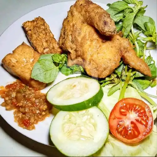 Gambar Makanan Ayam Bakar Goreng Lalapan Bollo, Makassar 4
