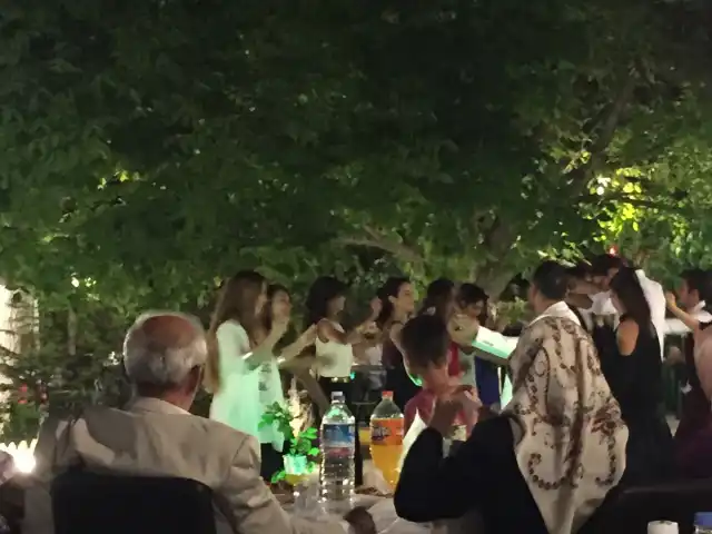 Cevizli Bahçe Etli Ekmek'nin yemek ve ambiyans fotoğrafları 9