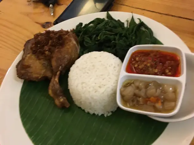 Gambar Makanan Ayam Betutu Ibu Putu 9