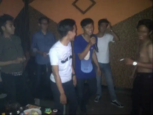 Gambar Makanan Mr. Locus Karaoke Majapahit 2