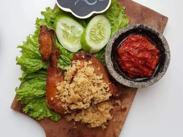 Gambar Makanan Ayam Tulang Lunak Keratonan 8