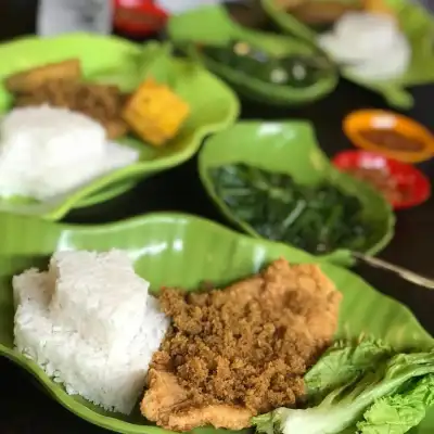 Ayam Kremes Kraton