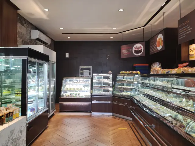 Gambar Makanan Holland Bakery 5