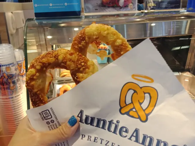 Gambar Makanan Auntie Anne's 8