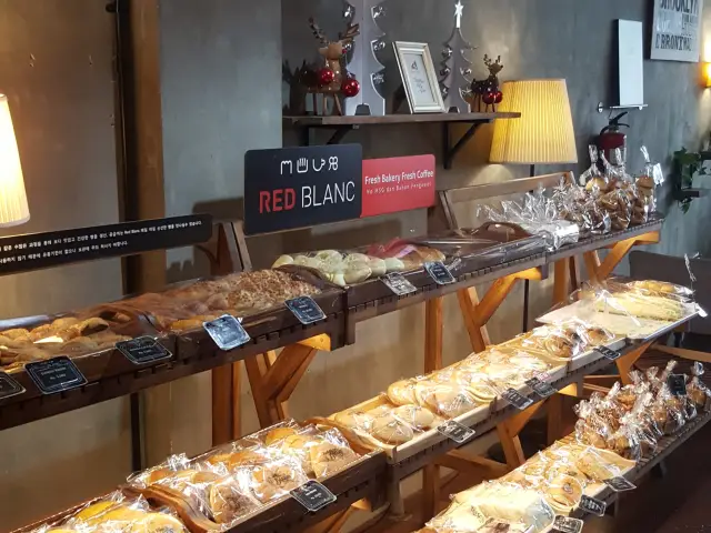 Gambar Makanan RedBlancCoffee&Bakery 14