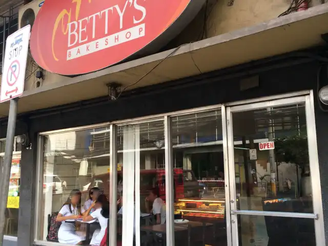 Betty's Bakeshop Food Photo 3