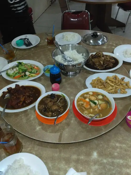 Rumah Makan "Mr. AHAU"