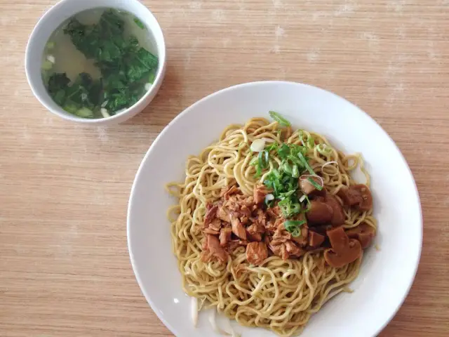 Gambar Makanan Bakmi Aloi 10