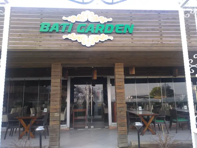 Batı Garden Restaurant'nin yemek ve ambiyans fotoğrafları 3