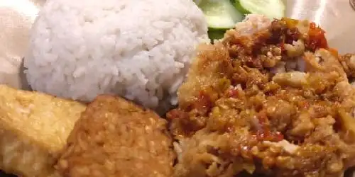 Ayam Geprek Soesayang, Patriot