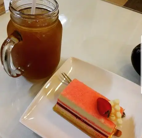 Gambar Makanan Hideout Patisserie & Cafe 6