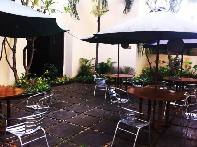 Gambar Makanan The Prince Garden Coffee Shop - Oasis Amir Hotel 3