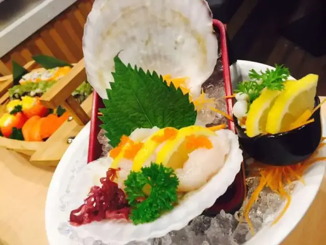Sushi + Rotary Sushi Bar Food Photo 8