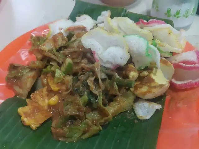 Gambar Makanan Rujak Kolam Medan 10