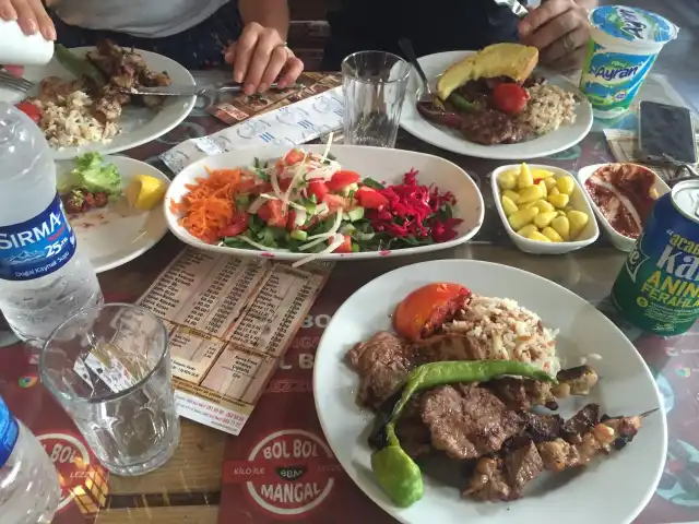 Bol Bol Mangalevi'nin yemek ve ambiyans fotoğrafları 13