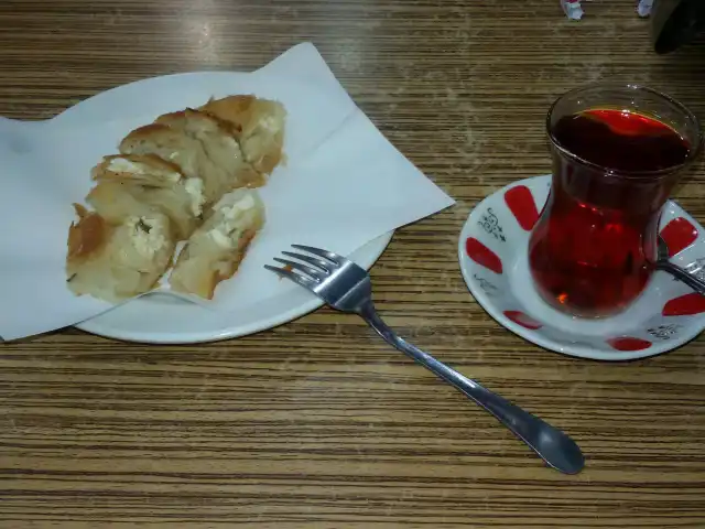 Meşhur Sarıyer Borekcisi Sirinevler'nin yemek ve ambiyans fotoğrafları 11