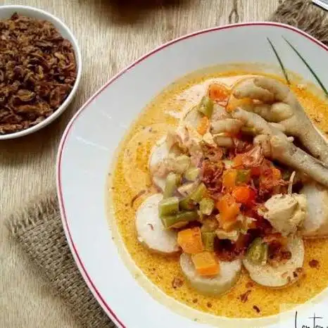 Gambar Makanan Lontong Sayur Mama Oja, Melong Raya 14