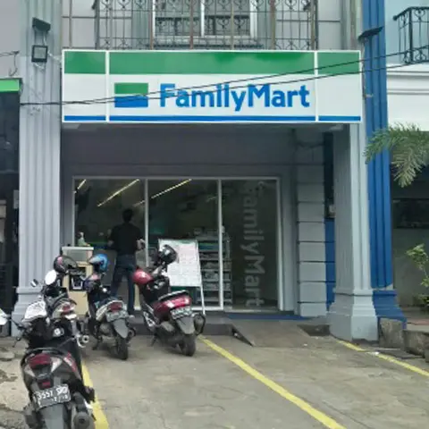 Gambar Makanan FamilyMart Lapangan Ros 1