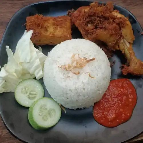 Gambar Makanan Siomay Dan Rawon Kitchenroll, Jl Sapta Pesona No.40b 8