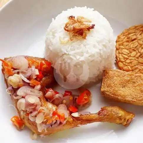 Gambar Makanan Ayam Panggang Bumbu Merah & Nasi Rawon Chen-Chen, Tukad Balian 13