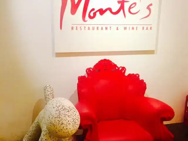 Monte's Restaurant Bar & Grill Food Photo 2