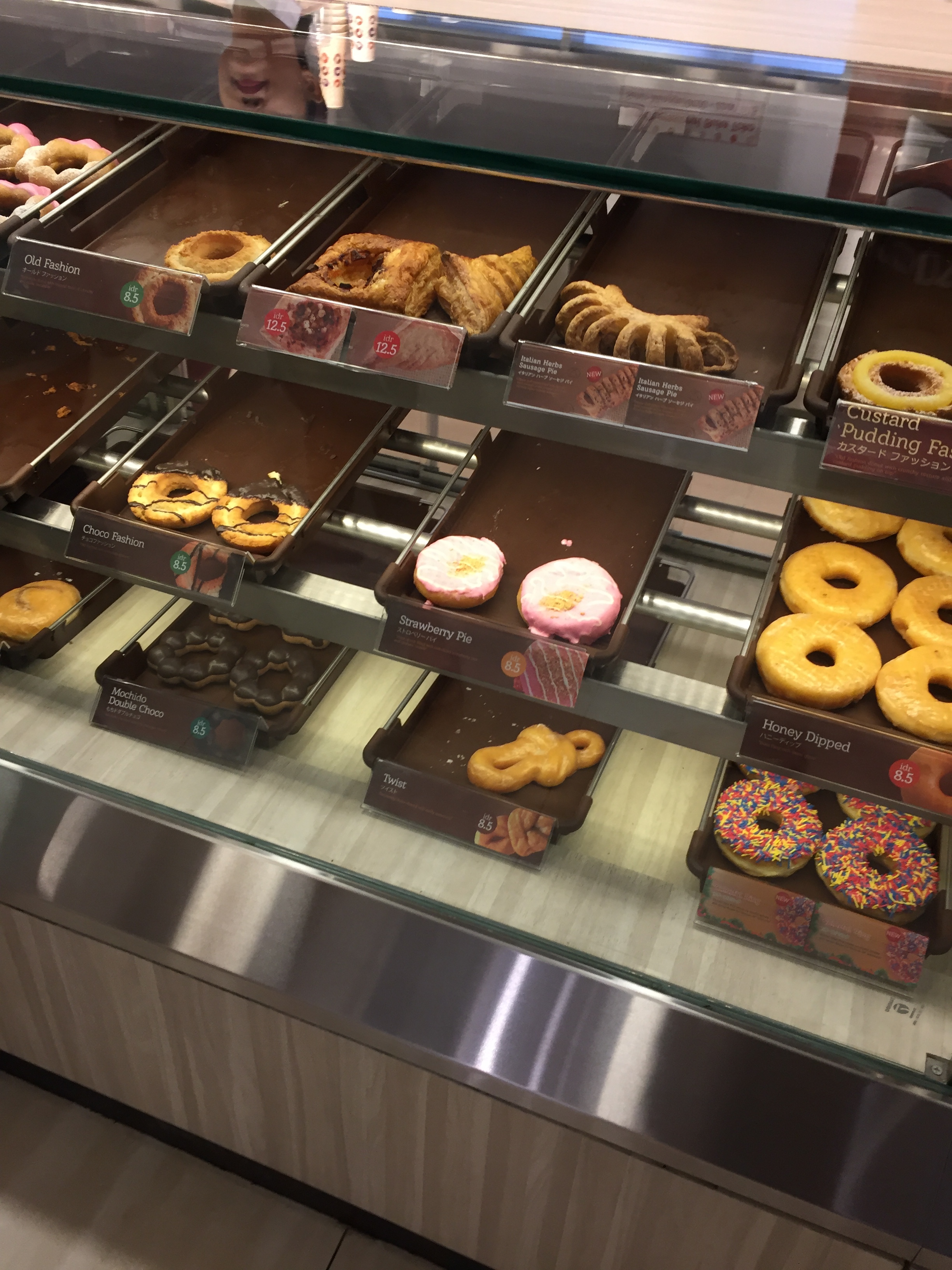 Mister Donut terdekat Restoran dan Tempat Makan Donut terdekat di