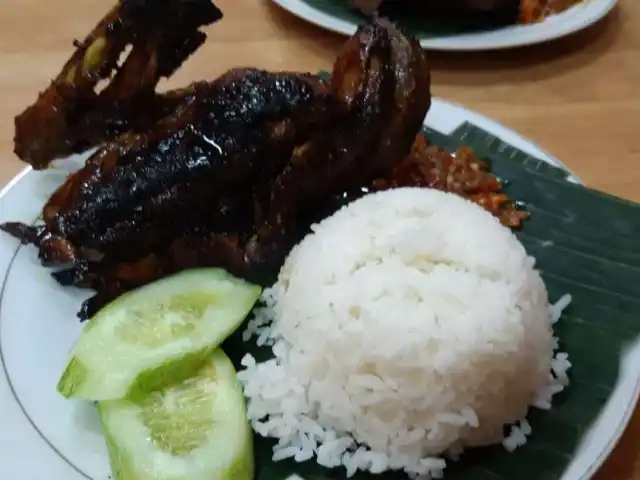 Gambar Makanan Ayam Bebek Penyet Bu Wahyuni 7