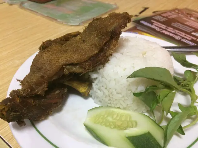 Gambar Makanan Palupi Bebek Goreng 12