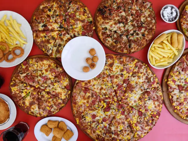 Acil Pizza & Döner'nin yemek ve ambiyans fotoğrafları 1
