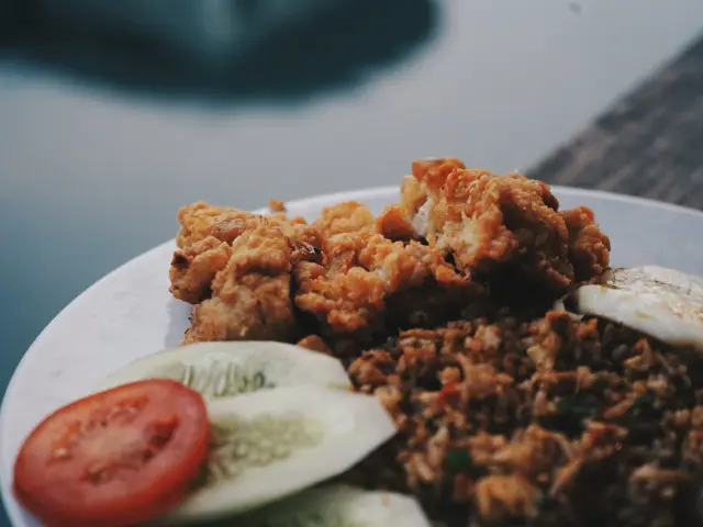 Gambar Makanan Cafe Dermaga (Bakmi Sakau) 12