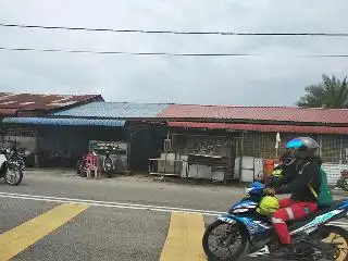 KEDAI MAKAN IKAN BAKAR SIMPANG TIGA PASIR GEBU