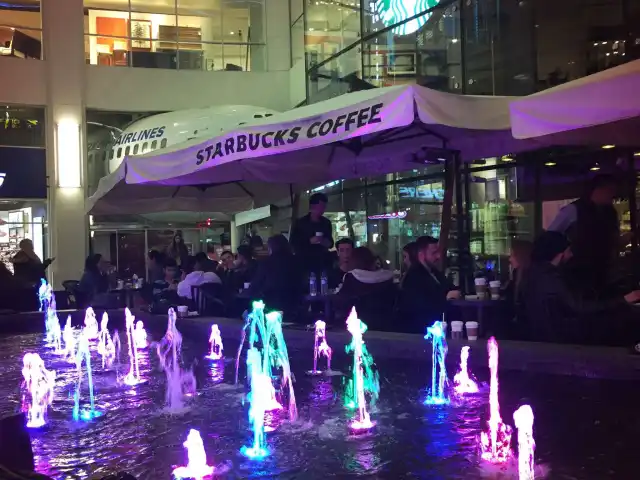 Emaar Starbucks'nin yemek ve ambiyans fotoğrafları 53