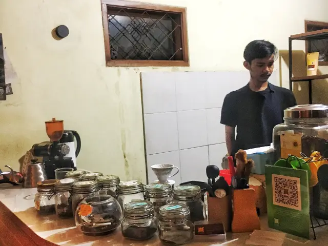 Gambar Makanan Kopi Kiwari 11