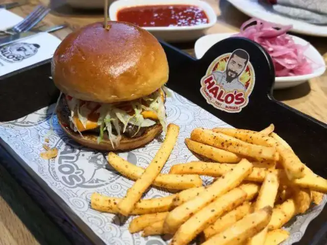 Halo's Sandviç & Tost & Burger'nin yemek ve ambiyans fotoğrafları 11