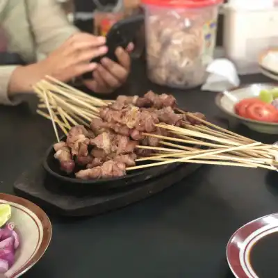 Dua Saudara Sate Kambing Hot Plate