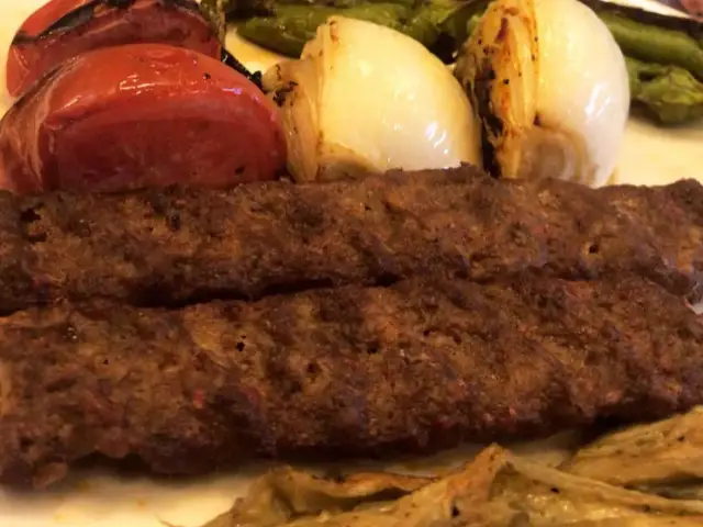 Basri Usta Urfa Sofrası'nin yemek ve ambiyans fotoğrafları 4