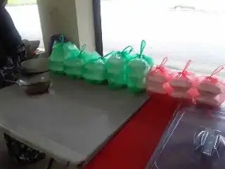 Gerai Sarapan Nasi Lemak Ayam RM1 Laundromat