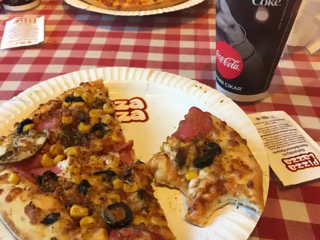 PizzaLazza Kayışdağı'nin yemek ve ambiyans fotoğrafları 5