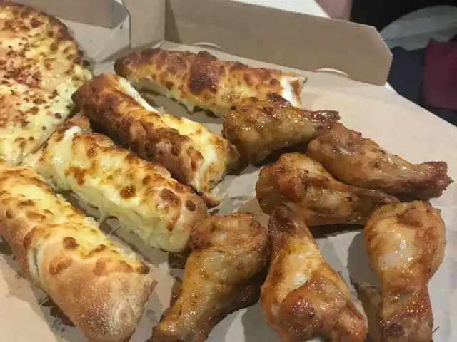 Domino's Pizza Food Photo 8