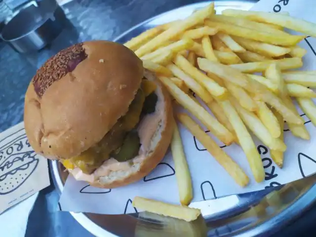 Bro's Burger'nin yemek ve ambiyans fotoğrafları 2