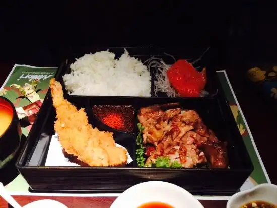 Gambar Makanan Midori Restaurant 14