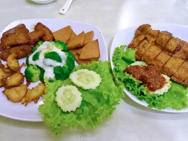 Gambar Makanan Vegetus Vegetarian Restaurant 9