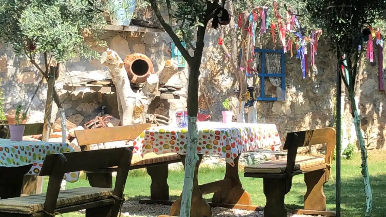 Çekirdek Kafe & Kahvaltı Bahçesi