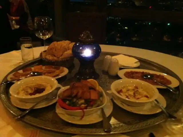 Al Bushra Restaurant'nin yemek ve ambiyans fotoğrafları 1