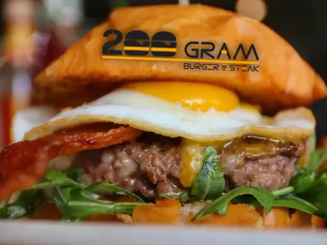 Burger & Sausage 200 Gram'nin yemek ve ambiyans fotoğrafları 15