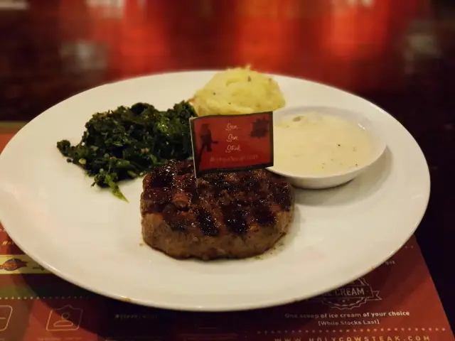 Gambar Makanan Steak Hotel by Holycow! 3