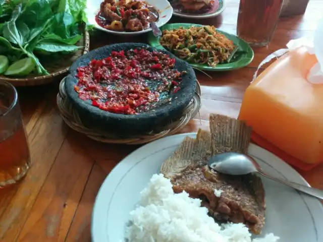 Gambar Makanan Rumah Makan Ibu Bandung 6