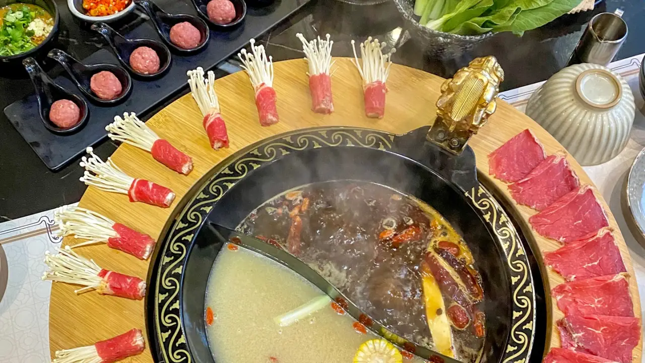 Chong Qing Hot Pot