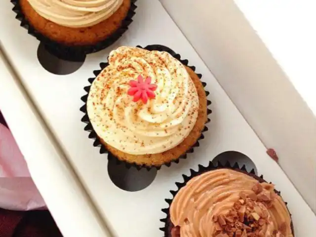 Gambar Makanan Twelve Cupcakes 18